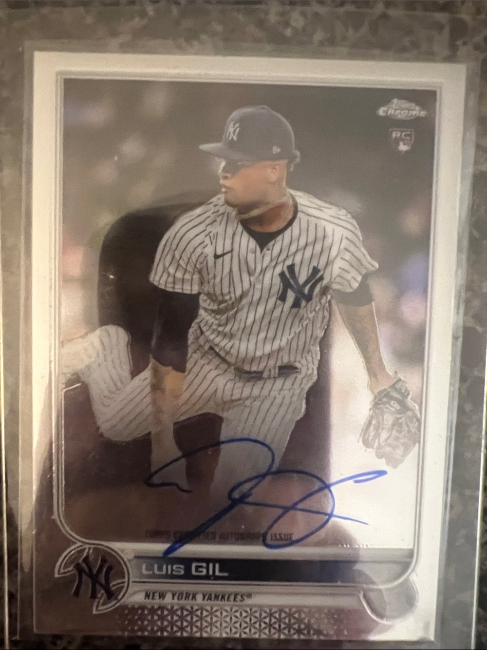 Topps 2022 New York Yankees Luis Gil autographed rookie Card auto